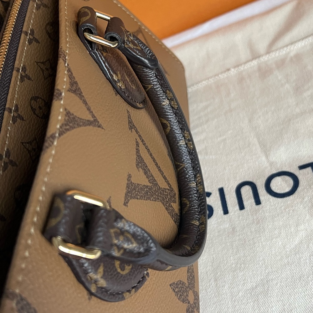 Louis Vuitton OnTheGo Tote Reverse Monogram Giant East West - Picture 5 of 15